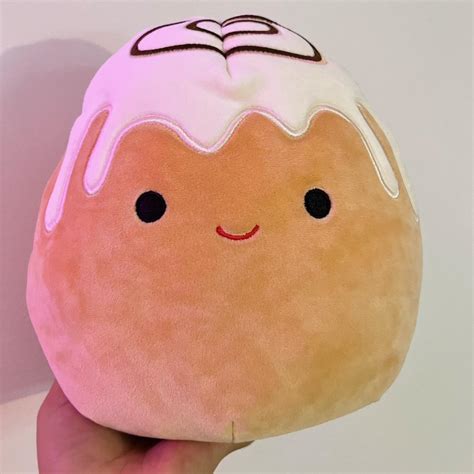 chanel the cinnamon roll squishmallow